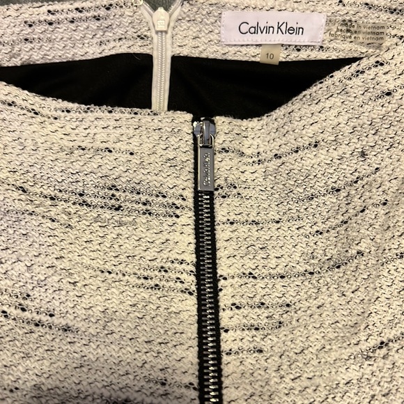 Calvin Klein skirt - Picture 3 of 5